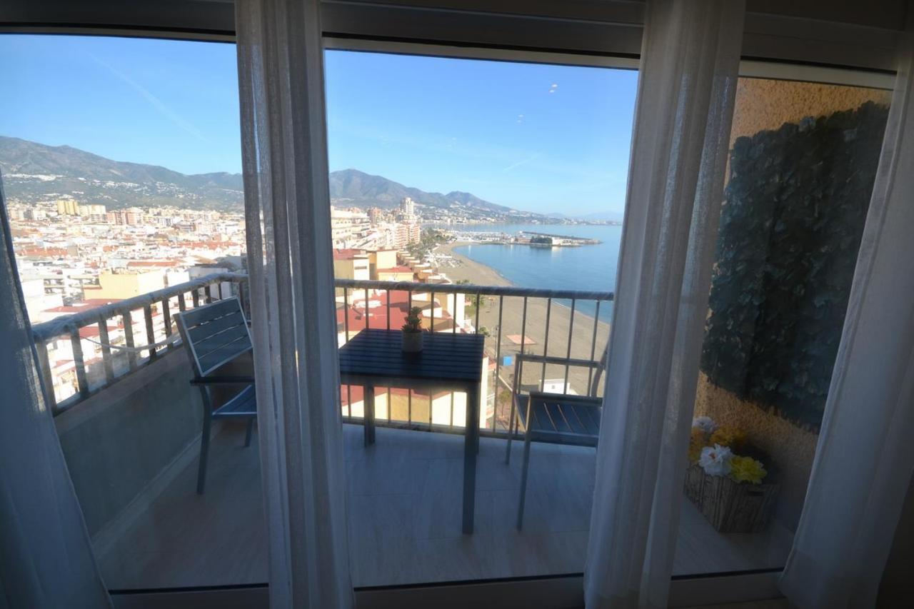 Fuengirola. Bonito Apartamento En Paseo Maritimo. Espectaculares Vistas Al Mar. Primera Linea Exterior photo